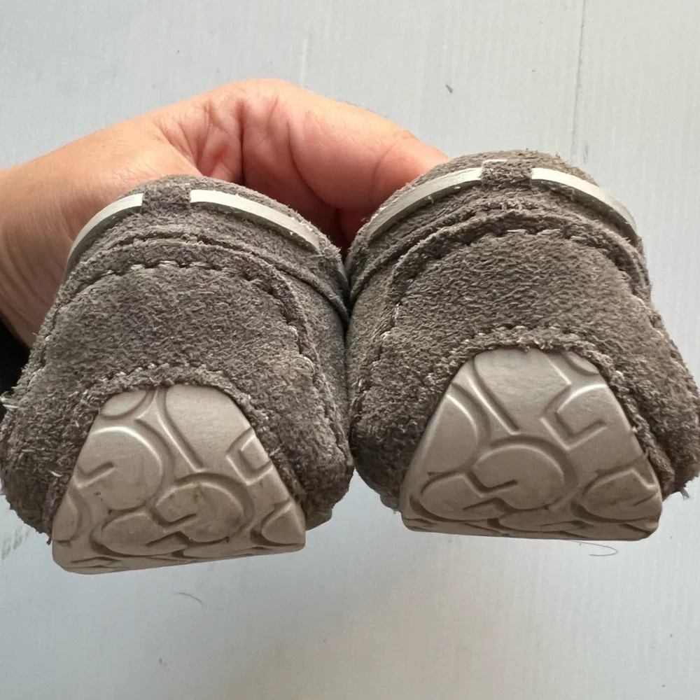 Girls UGG | Moccasins Size 1
